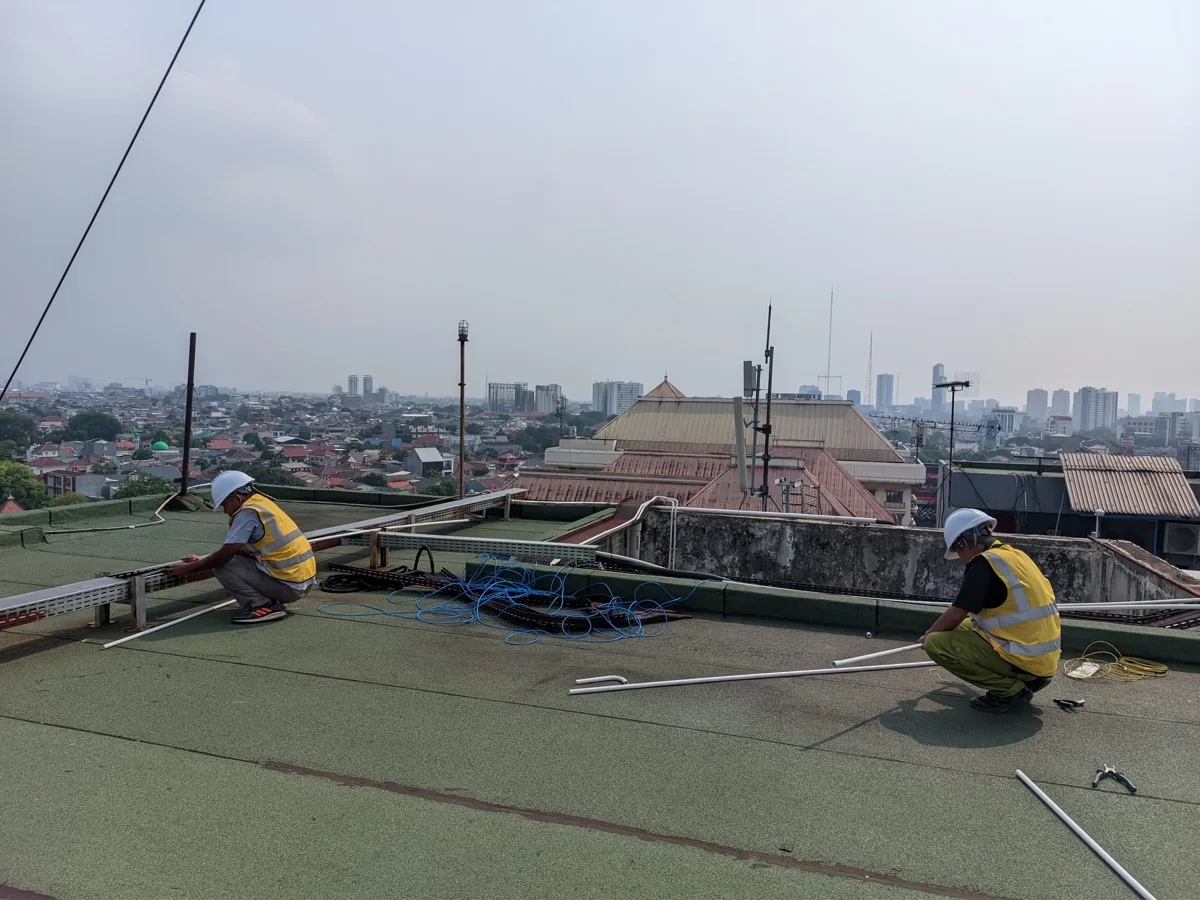 Instalasi Kabel Tray & Conduit Rooftop